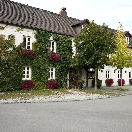 Zur Linde Szálloda