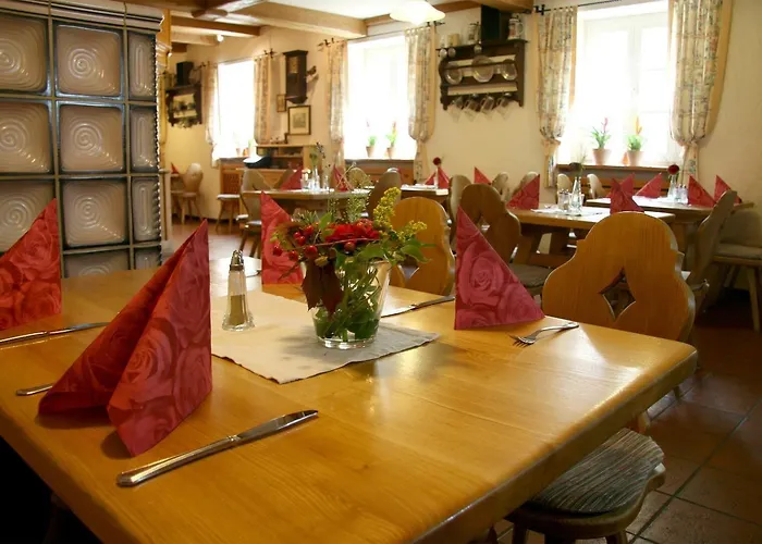 Zur Linde Hotel Hohenpolding