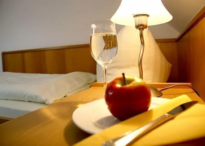 Zur Linde 3* Hohenpolding