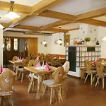 Zur Linde Hotel
