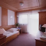Zur Linde Hohenpolding