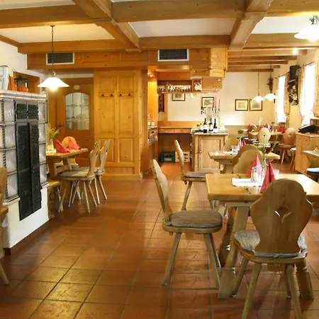 Zur Linde Отель