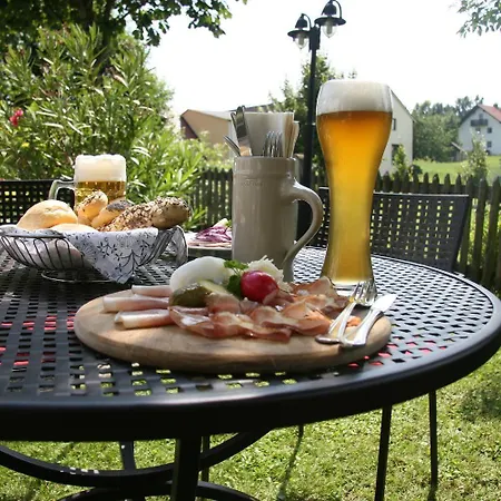 Отель Zur Linde 3*