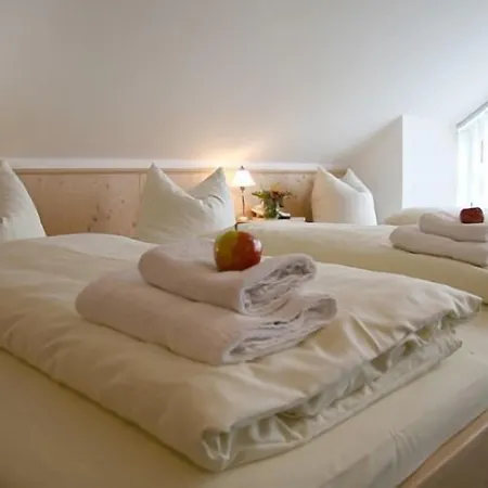 Zur Linde Отель