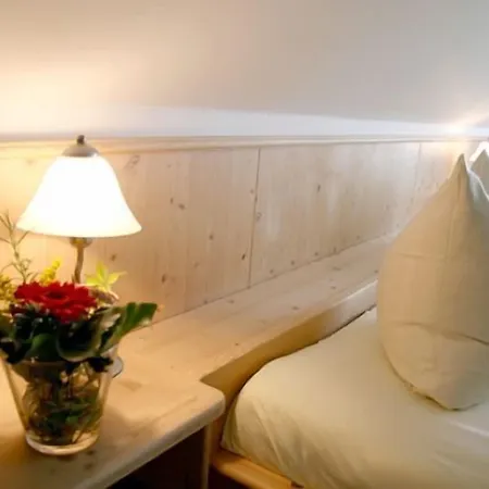 Отель Zur Linde