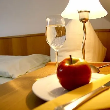 Zur Linde 3* Hohenpolding