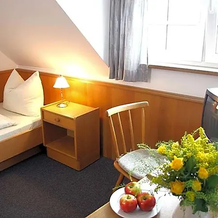 Zur Linde Hotel
