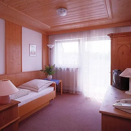 Zur Linde 3* Hohenpolding