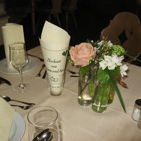 Zur Linde Отель 3*